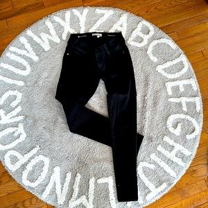 DL 1961 Rosie Pope maternity skinny jeans. Size 25–30” inseam. Color- deep noir